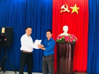 Giới thiệu và trao danh sách đoàn viên ưu tú cho cấp ủy nhân dịp kỷ niệm 89 năm ngày thành lập Đảng Cộng sản Việt Nam (03/2/1930 - 03/2/2019)