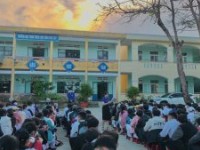 Đoàn trường THPT Nguyễn Khuyến cũng đã tổ chức Diễn đàn “Xây dựng tình bạn đẹp – Nói không với bạo lực học đường” NH 2021 - 2022