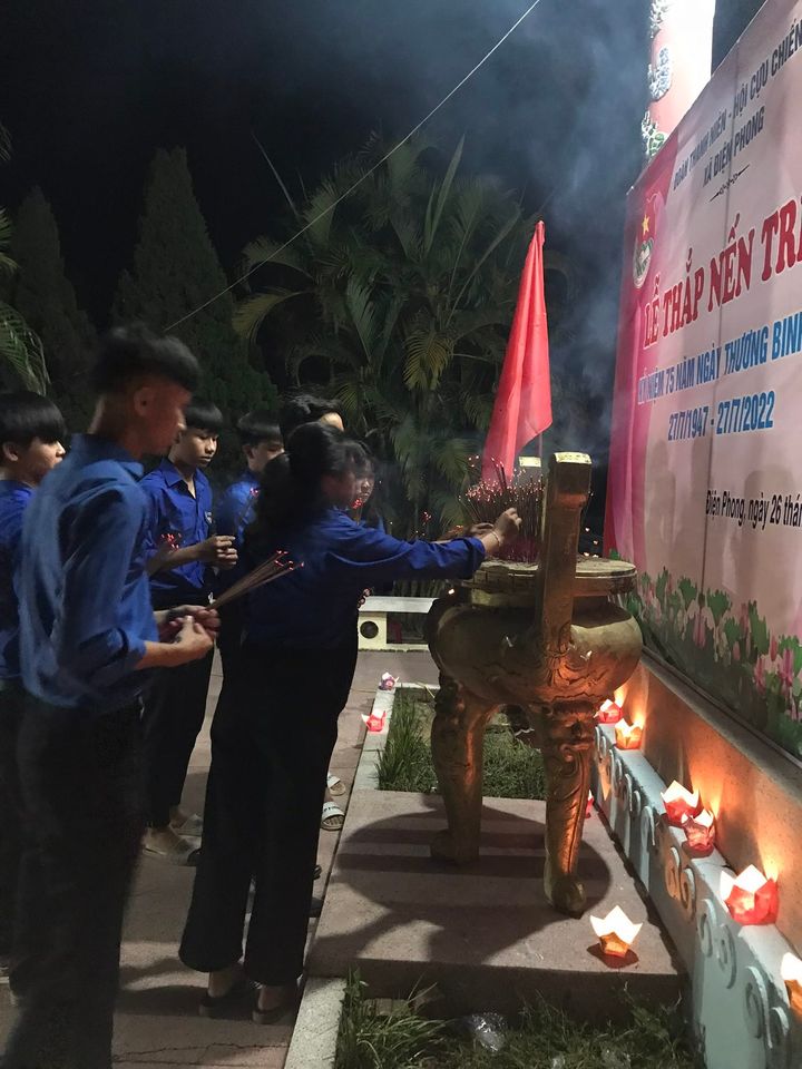 Tuổi trẻ Điện Phong tổ chức chương trình "Thắp nến tri ân" năm 2022