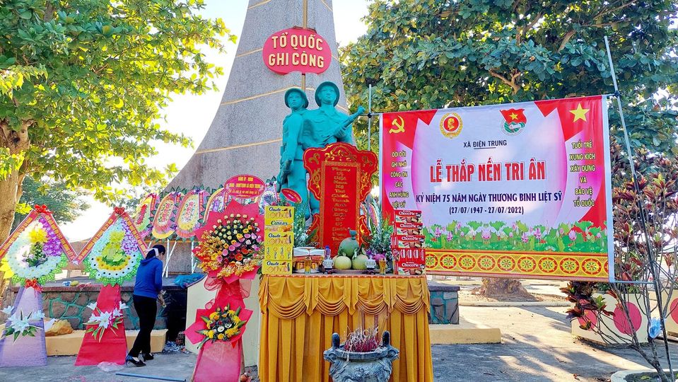 Tuổi trẻ Điện Trung tổ chức chương trình "Thắp nến tri ân" năm 2022