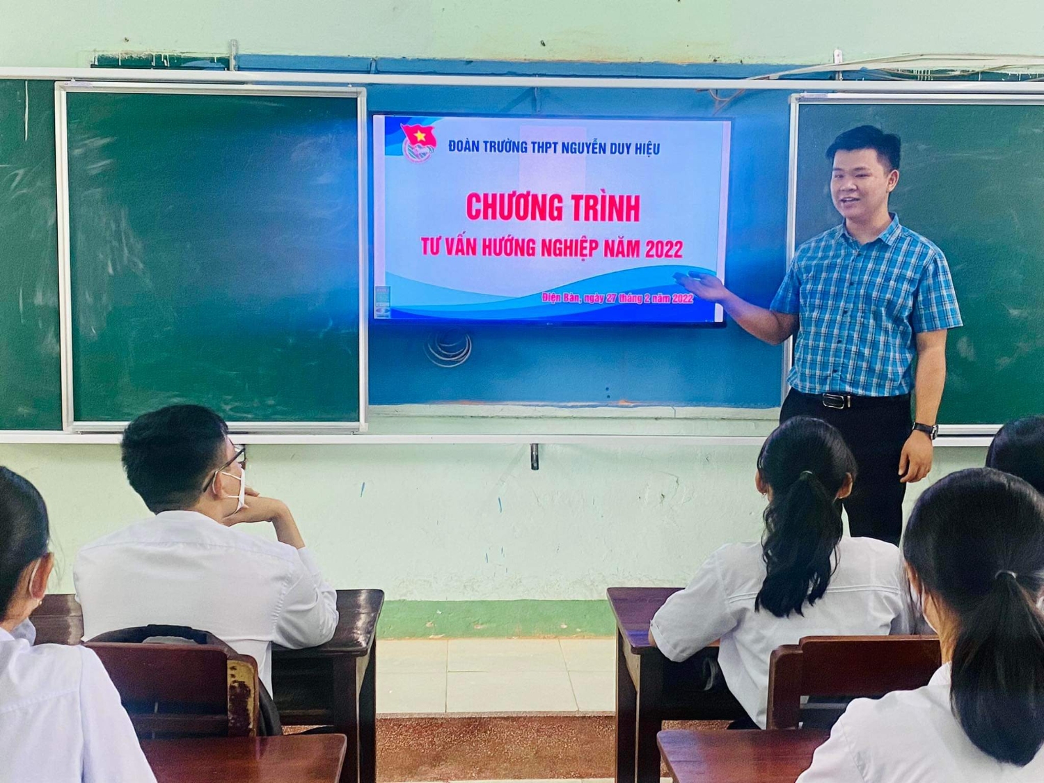 Đoàn trường THPT Nguyễn Duy Hiệu tư vấn hướng nghiệp năm 2022